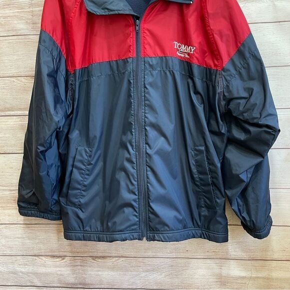 VINTAGE VENGO TOMMY SPORTS SPELL OUT WINDBREAKER - Picture 4 of 10